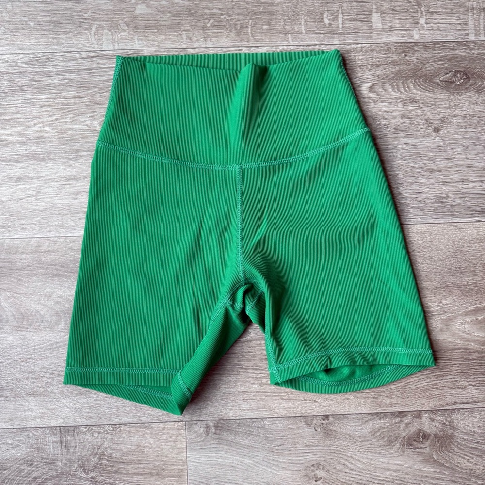 NWT WILO Size Xs + M Ribbed Green Biker Shorts - Picture 5 of 8